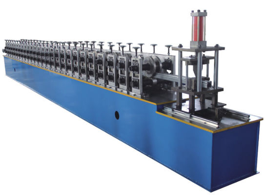 Rotolo dello sportello della ferrovia di guida che forma macchina 15m/min 5.5KW