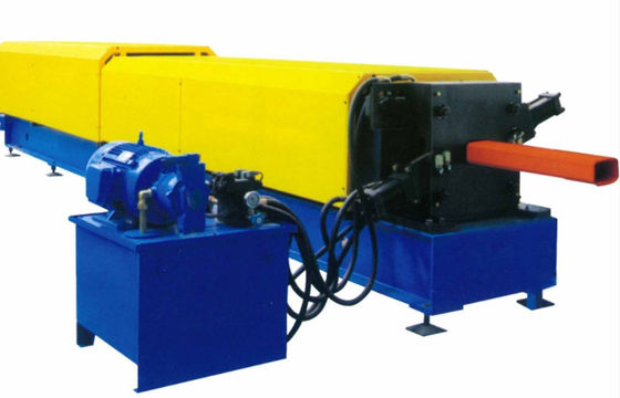 Rotolo del tubo dell'incanalamento dell'acqua piovana che forma macchina 15KW 8m/min