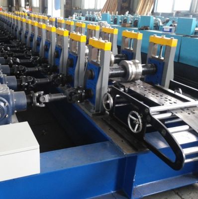la formazione del rotolo della lamiera sottile 20m/min lavora il pallet a macchina idraulico dello scaffale