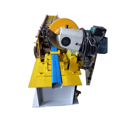 Rotolo del tubo dell'incanalamento dell'acqua che forma macchina 380V 12m/min